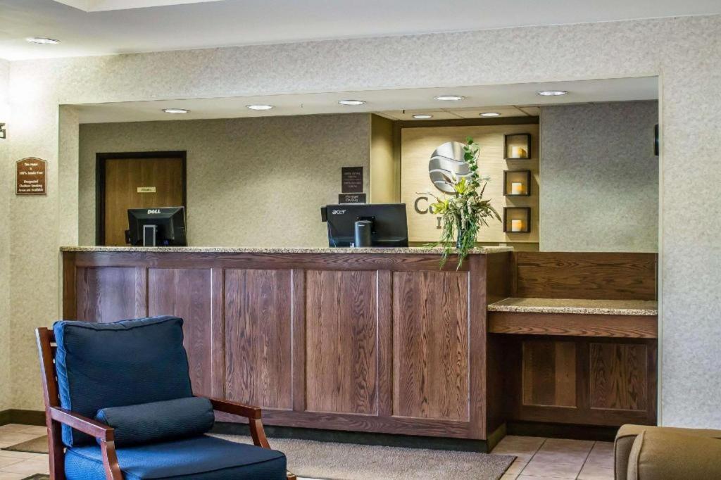 Cambridge Inn by Capital O near I-70 / I-77 - Tap to explore photos