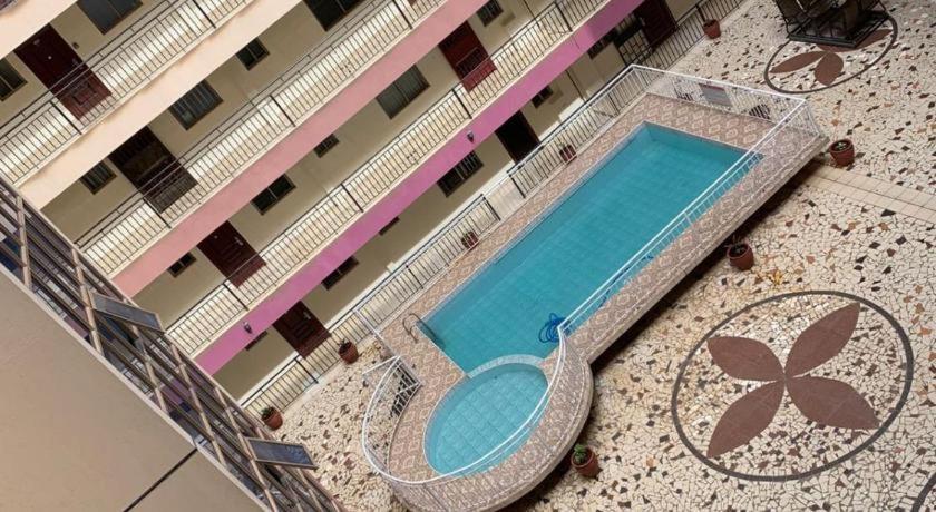 Lux Suites Sapphire Court Apartments