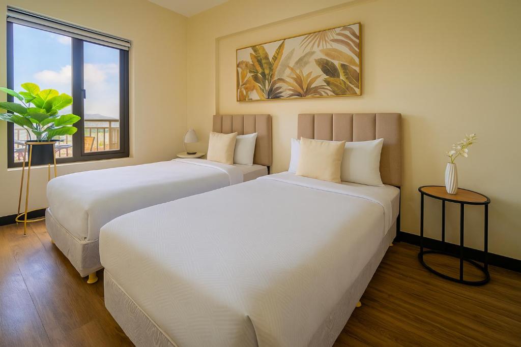 One Aston Residences 2BR Balcony Suite Near Mines View Baguio, Baguio