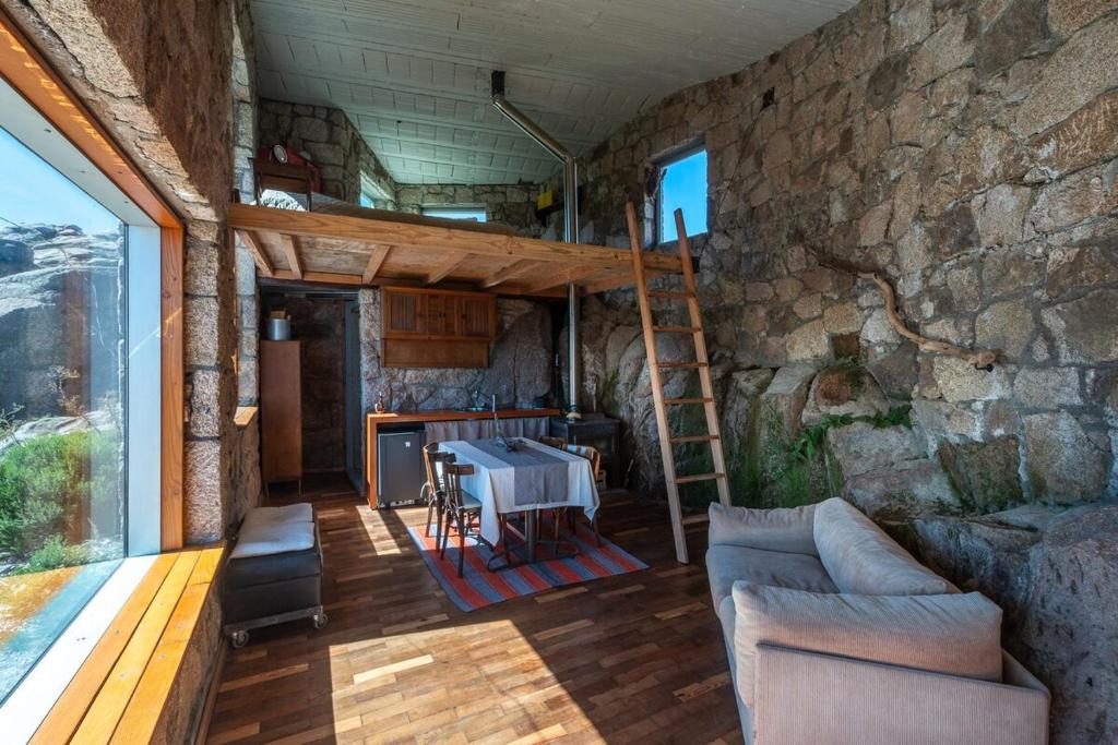 Rustic Mountain Shelter Pure Nature photo 1