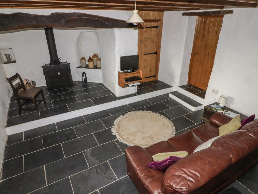 Panteurig Cottage - Tap to explore photos