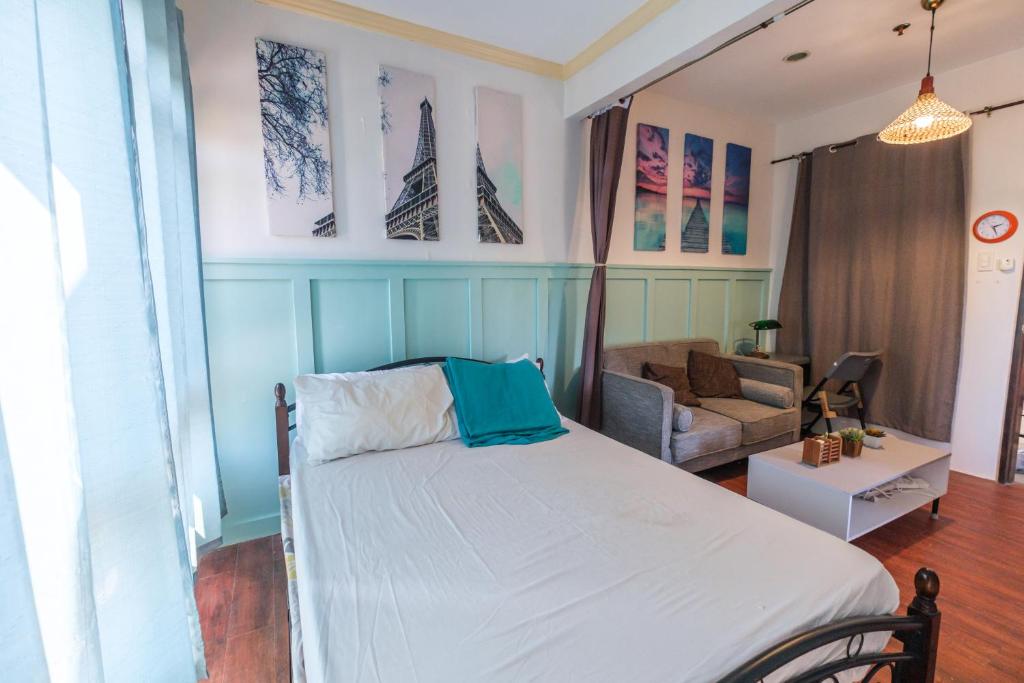La salle Avenue Condo Residences Room Type - Apartment with Balcony