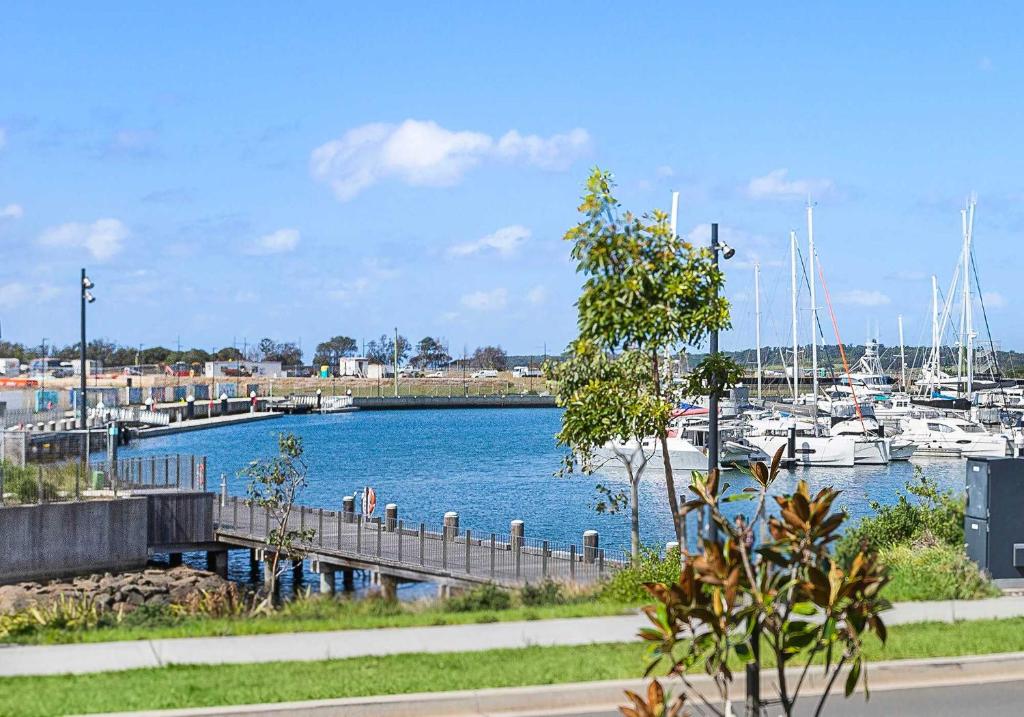 Harbourside Delight - Waterfront Oasis photo 1