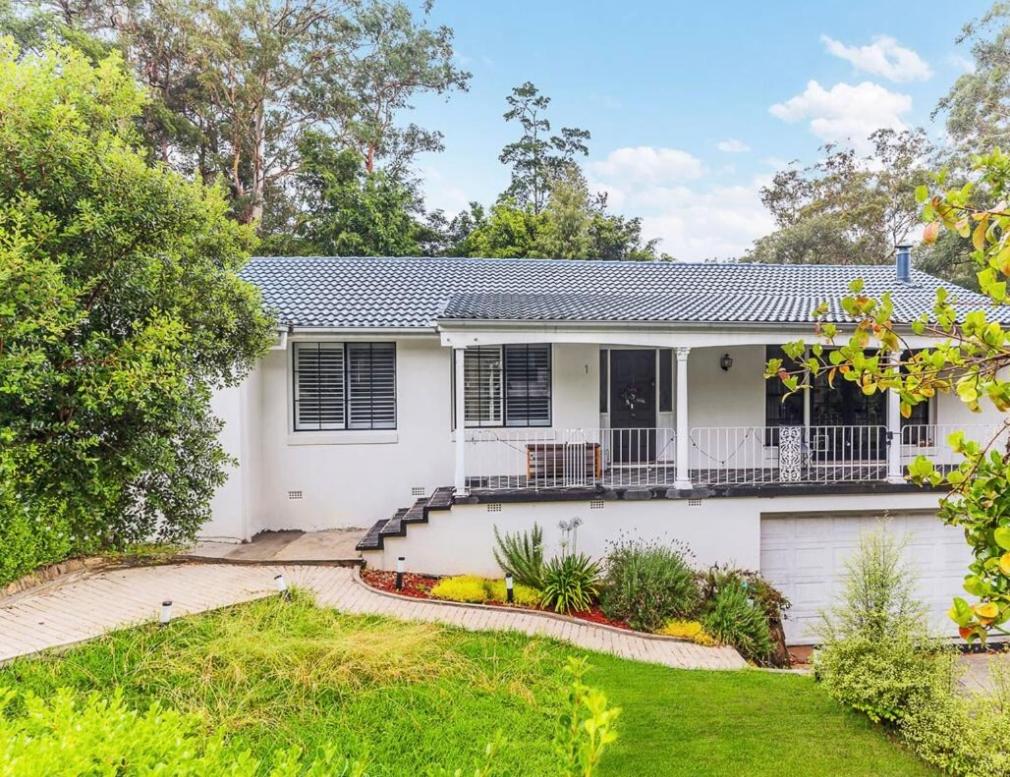 4BR Castle Hill Home Garage Near Mall & Park