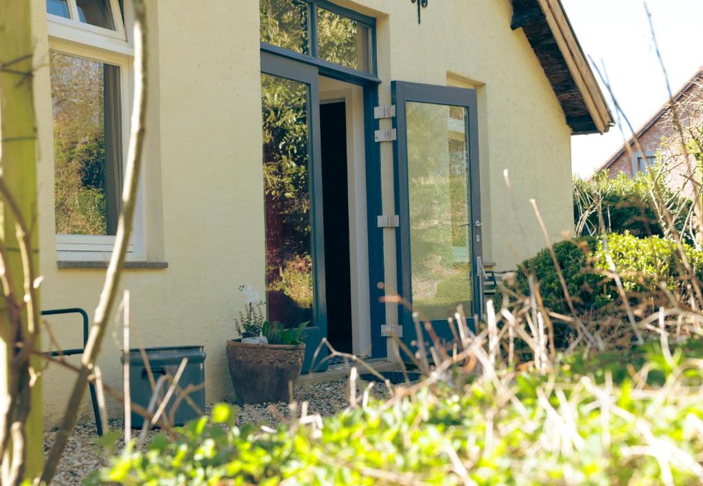 Sfeervolle B&B in de Voerstreek Lo-Ghis - met Zwembad photo 1