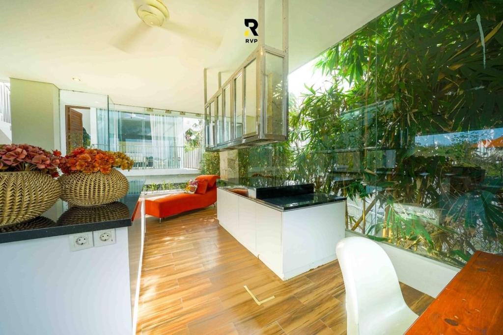 Spacious 2-Bedroom Villa with 850sqm of Stylish space photo 1