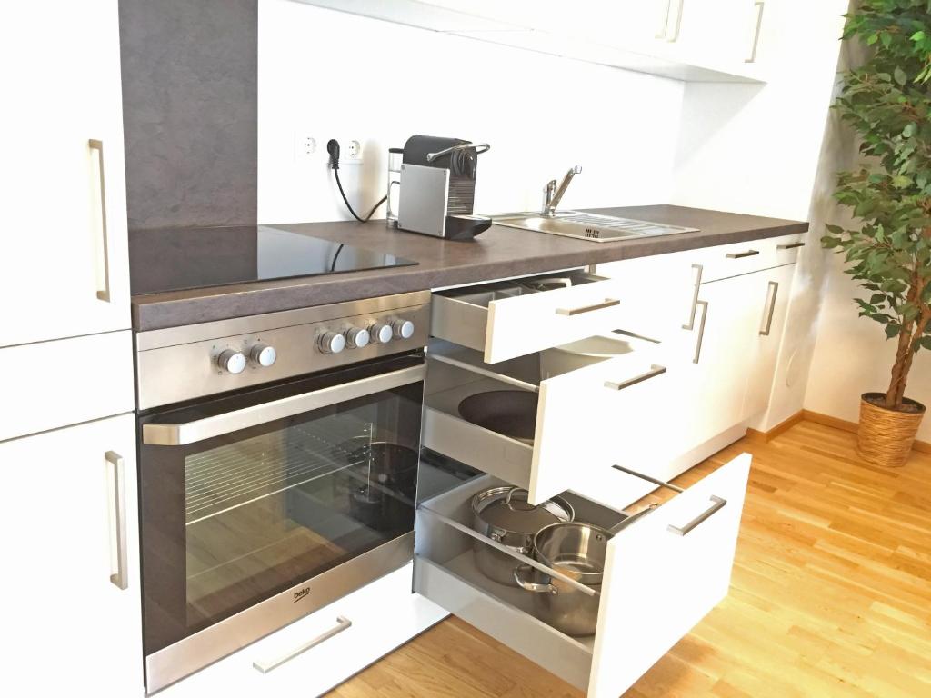 Апартаменты (Апартаменты в пентхаусе с террасой, вид на город), SKY9 Penthouse Apartments