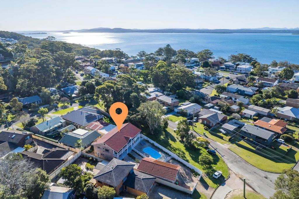 24 Irawari Crescent - pool, air con, pet friendly, boat parking