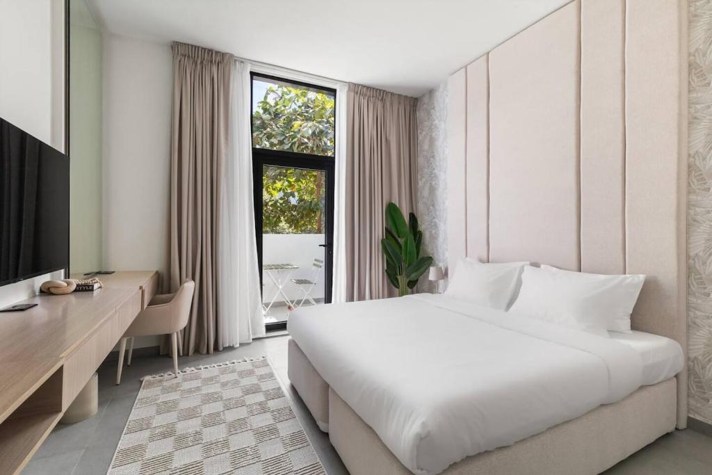Sahab - Luxury Studio with Balcony - Garden view photo 1