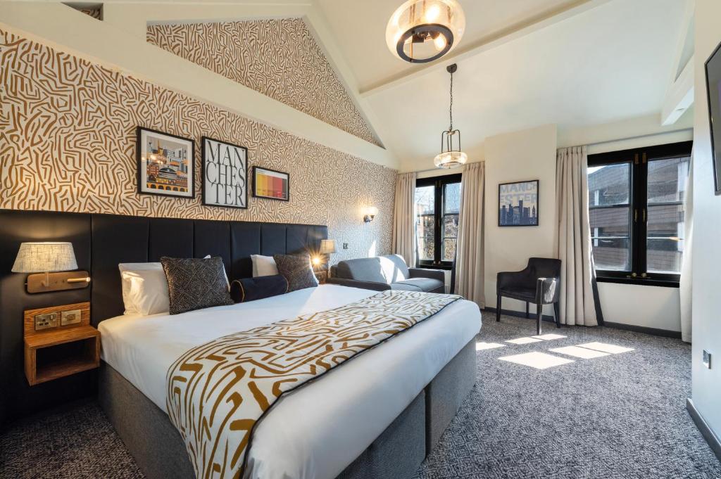 Abel Heywood Boutique Hotel - Tap to explore photos