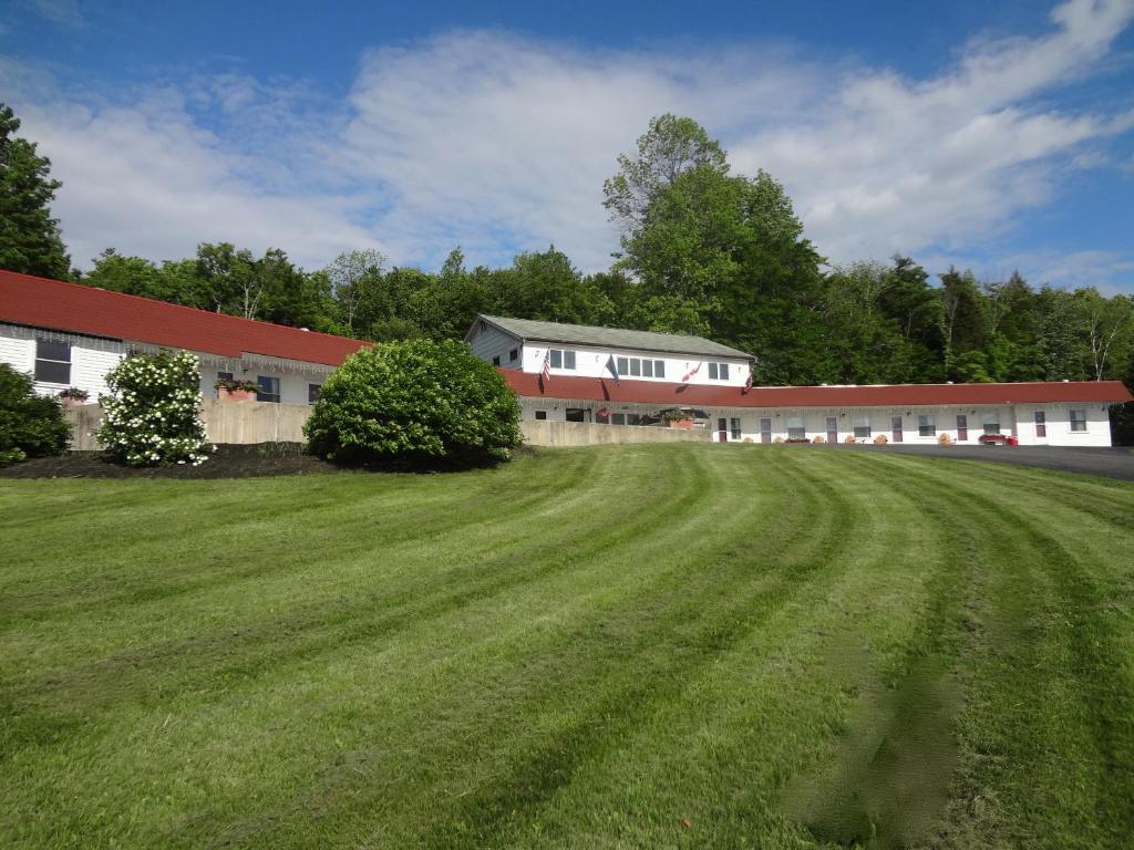 Mount Blue Motel image