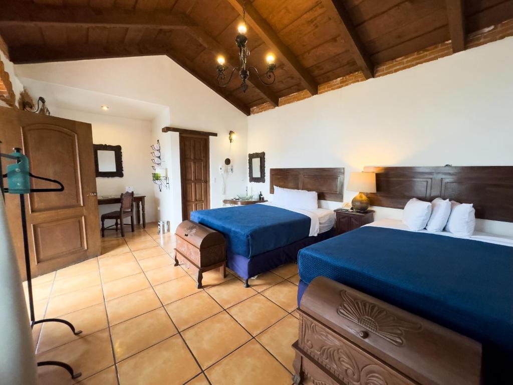 Naif Boutique Hotel - Tap to explore photos