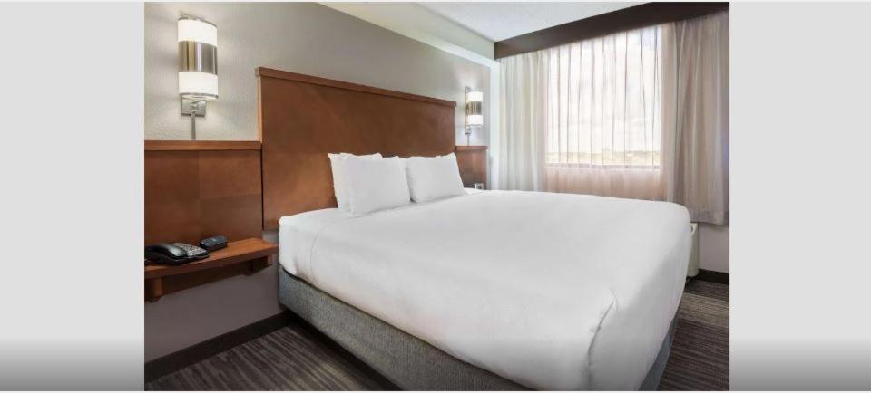 Hyatt Place Ft. Lauderdale/Plantation Room Type - King Room with Sofa Bed