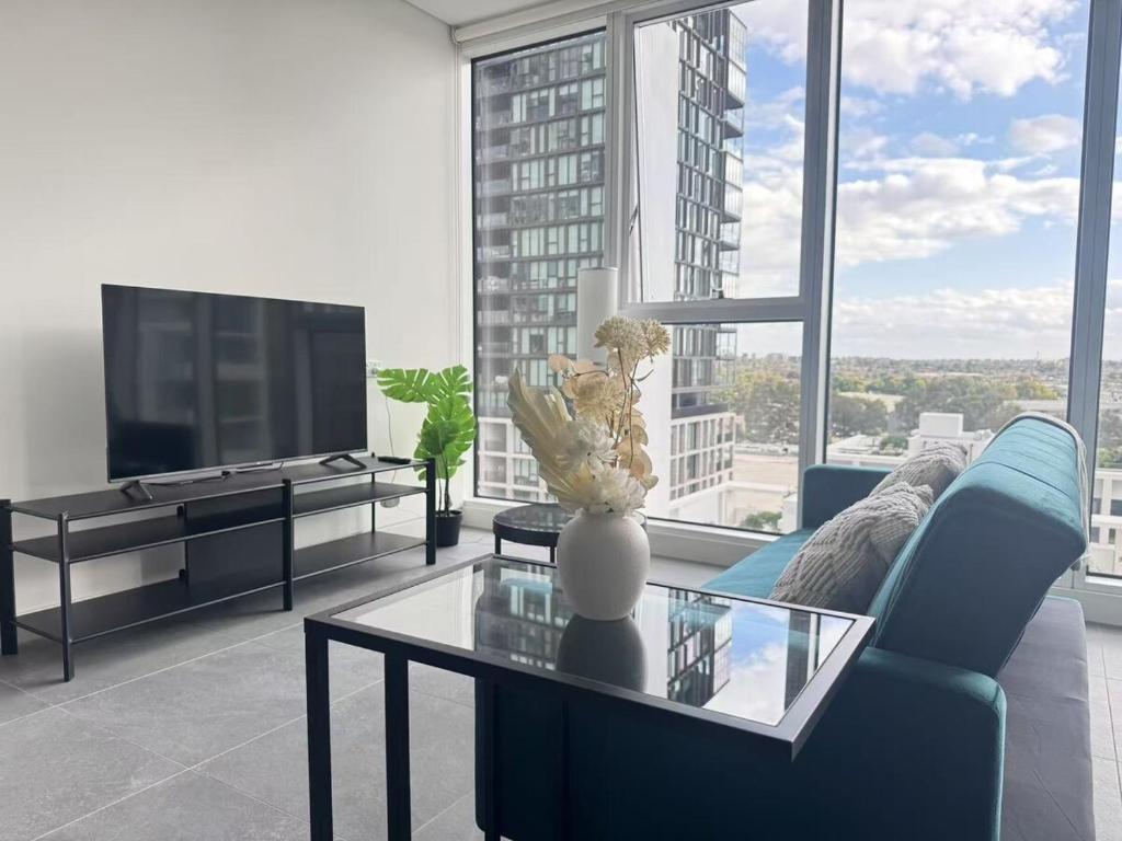 New Apartment in Olympic Park with Pool and Gym