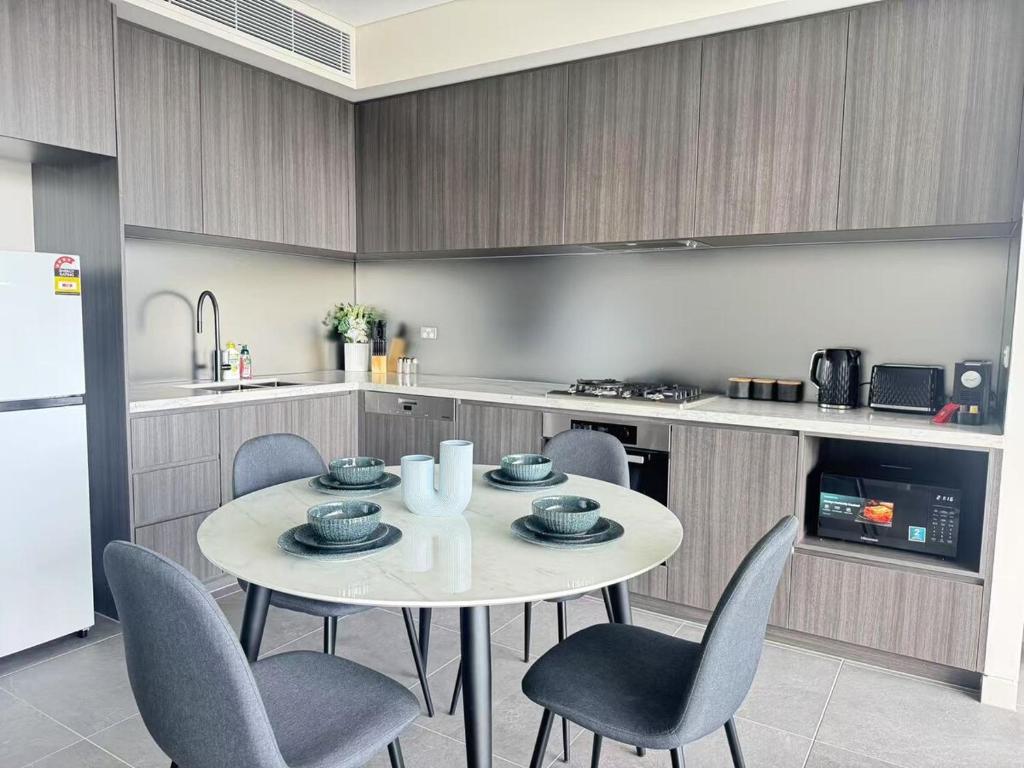 New Apartment in Olympic Park with Pool and Gym photo 3