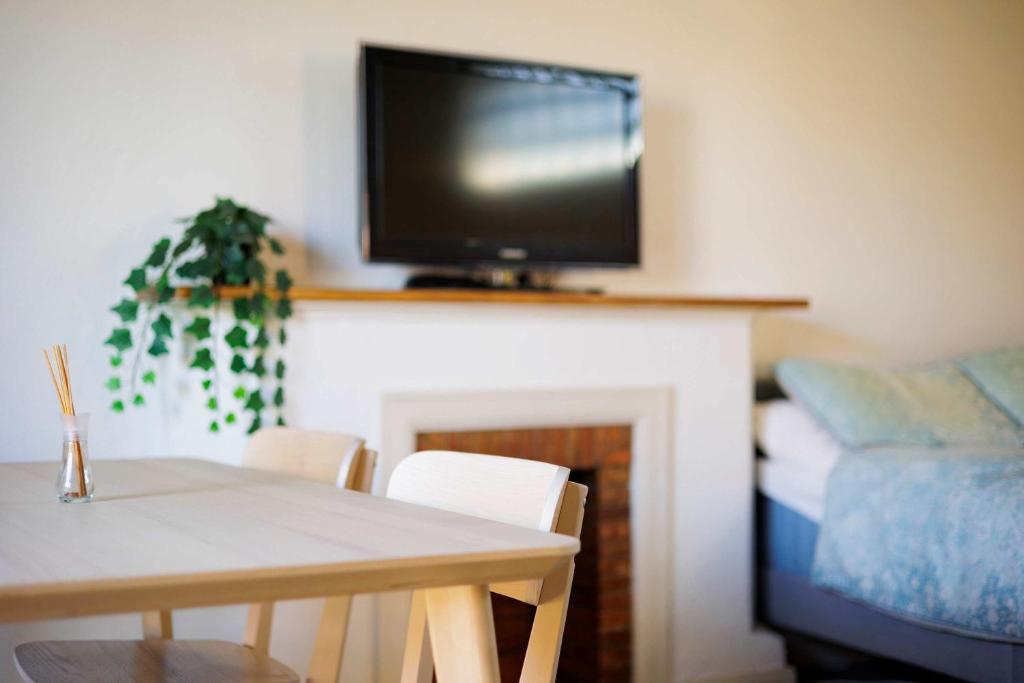 East Melbourne Apartment Walking Distance to MCG