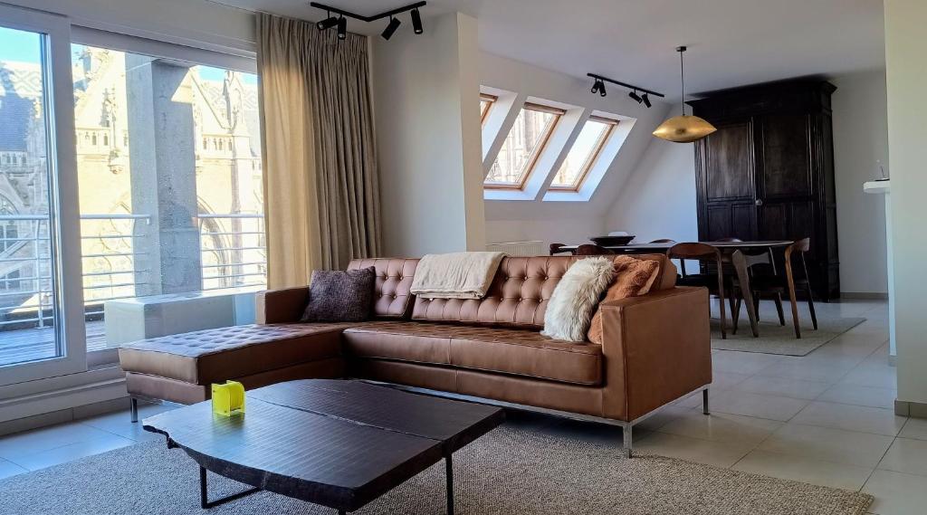 HUSWELL - Sunny terrace with harbour view - 5-min walk to station photo 3