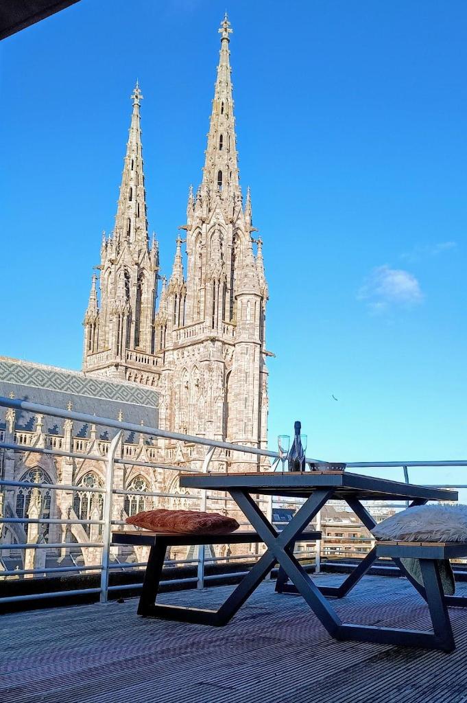 HUSWELL - Sunny terrace with harbour view - 5-min walk to station photo 4