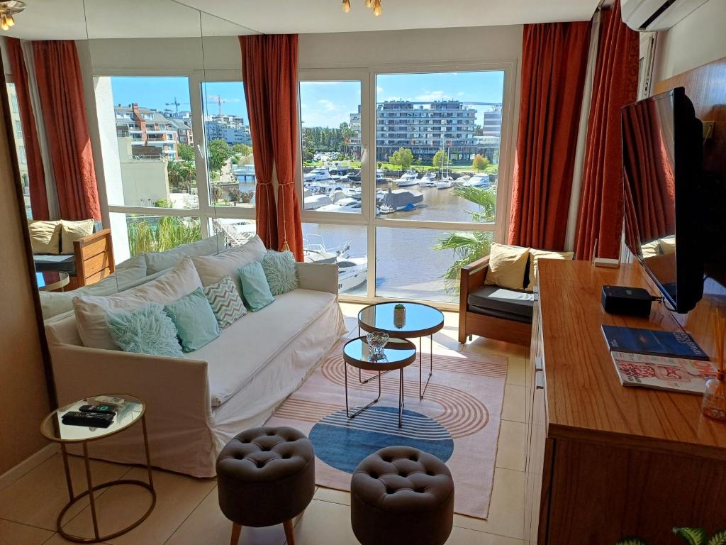 Apart , DEPARTAMENTO CONDOMINIO BAHIA GRANDE NORDELTA CON BALCÓN Y VISTA A LA Bahia