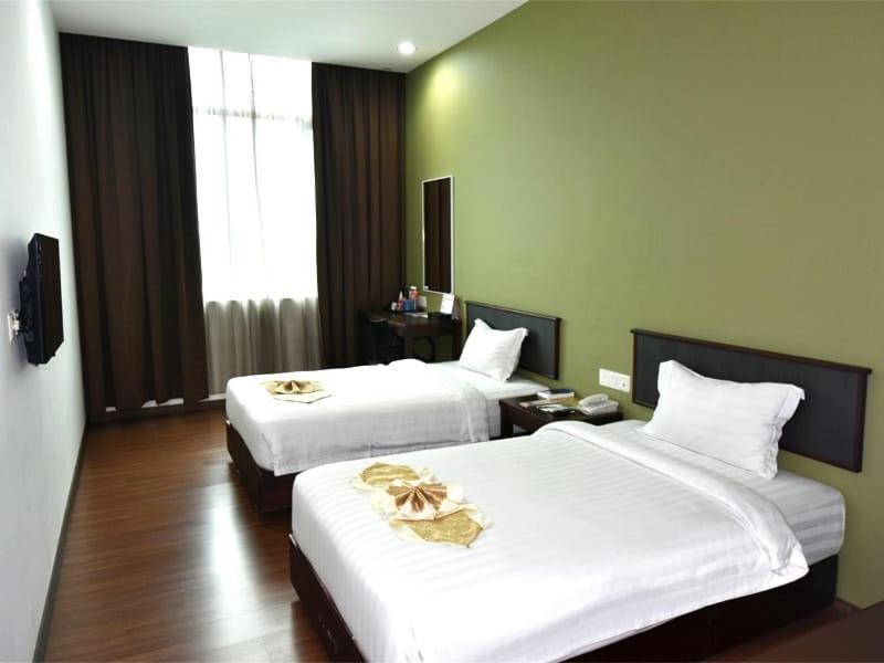 LI HUA HOTEL , BINTULU SENTRAL - Tap to explore photos
