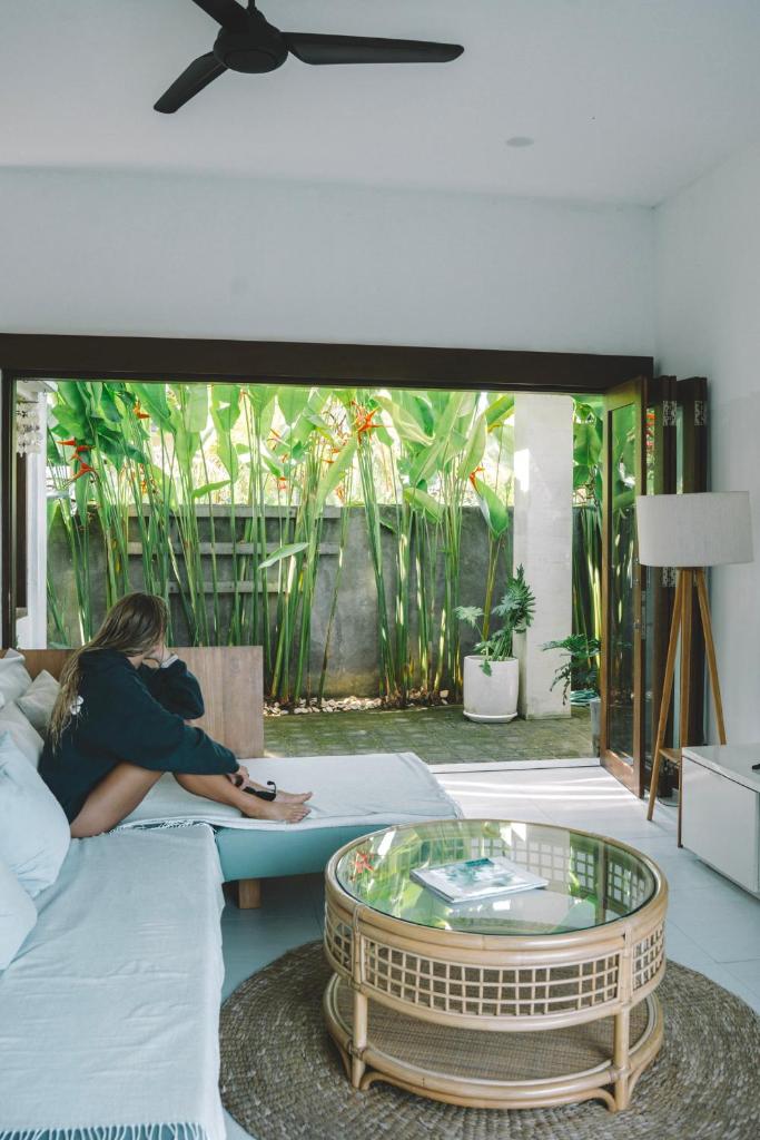 Three Palms Surf & Stay Medewi photo 3