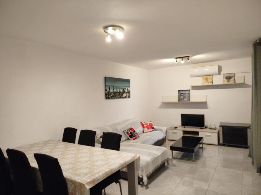 Apartamento Primera Línea de Mar en EbreHogar - Tap to explore photos