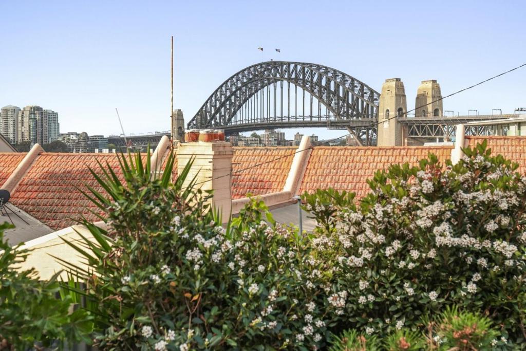 Chic Cosy Uninterrupted View Sydney Harbour Bridge