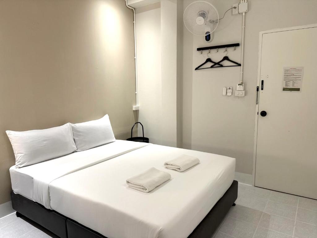 My House Guesthouse & Restaurant Room Type - Standard Queen Room