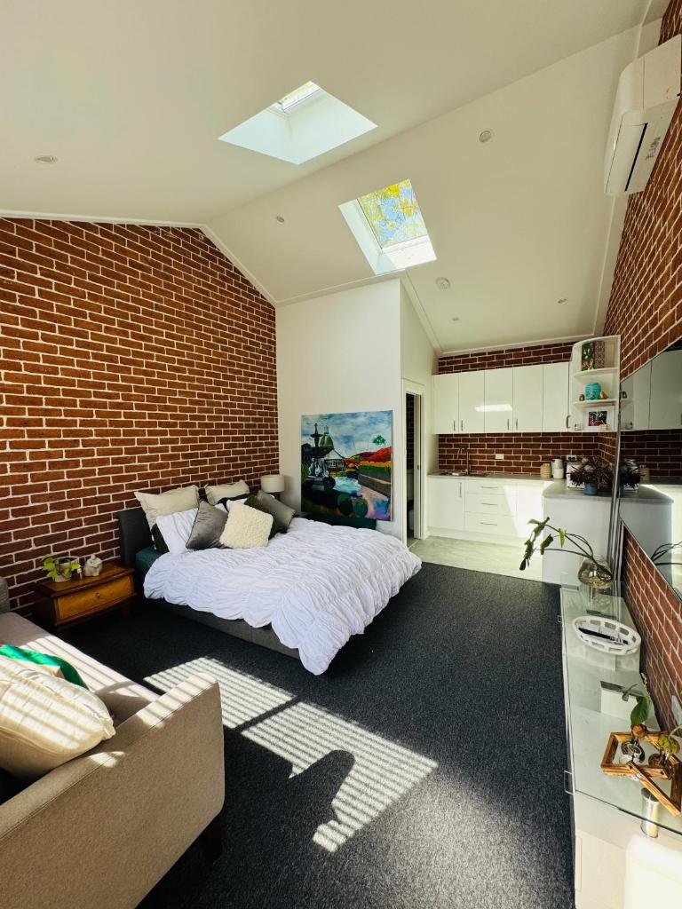 Studio in CBD Bathurst