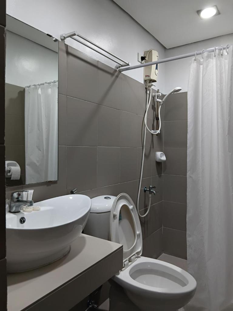 Amina Plaza and Residences - Tap to explore photos