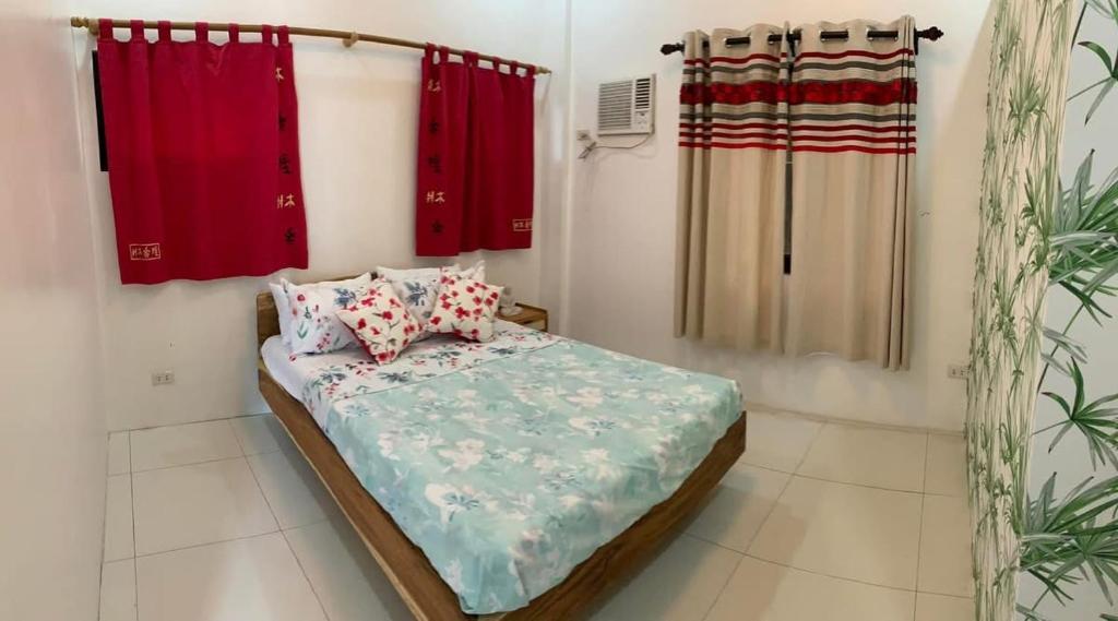 thewhitehouseasia, Mabalacat