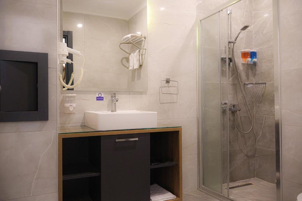 Home Plus Hotel Room Type - Deluxe Room