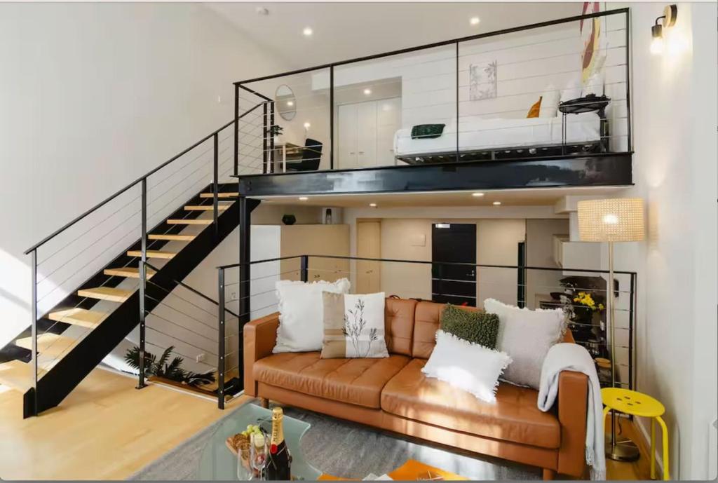 Gorgeous Loft in Heritage Bldg