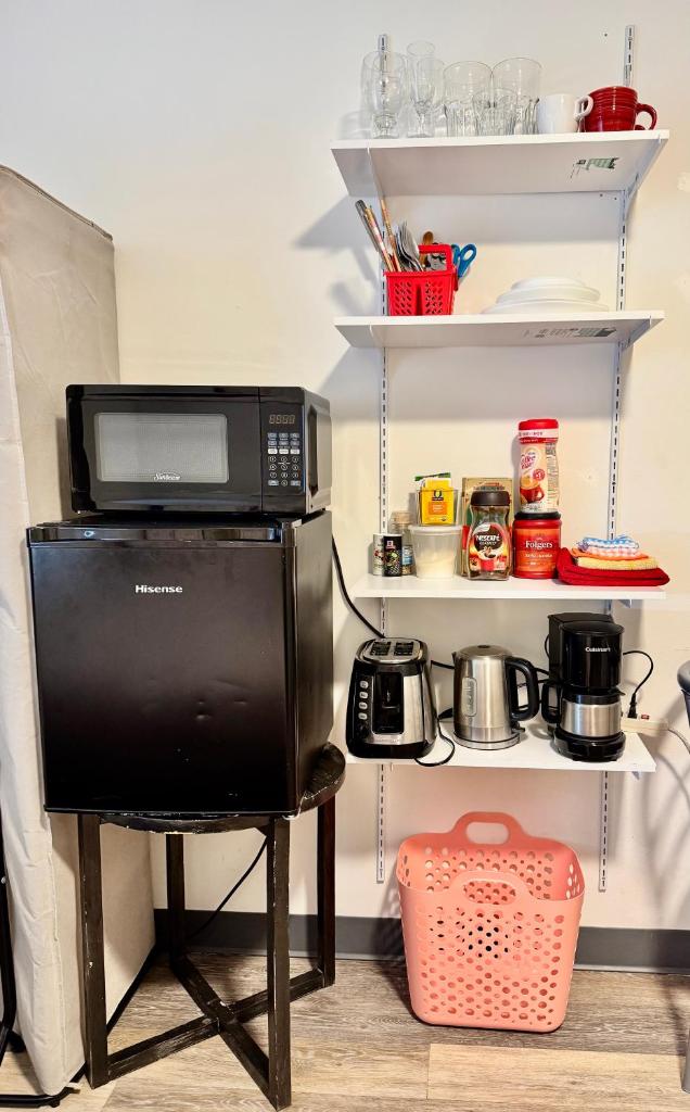 Micro Studio Apartment 10 Minutes Walk to University of Washington - Tap to explore photos