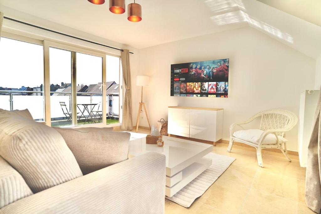 Penthouse with a Neo-Gothic Parish church view photo 2