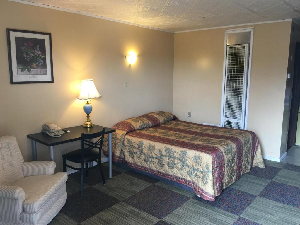 Hillcrest Motel photo 4