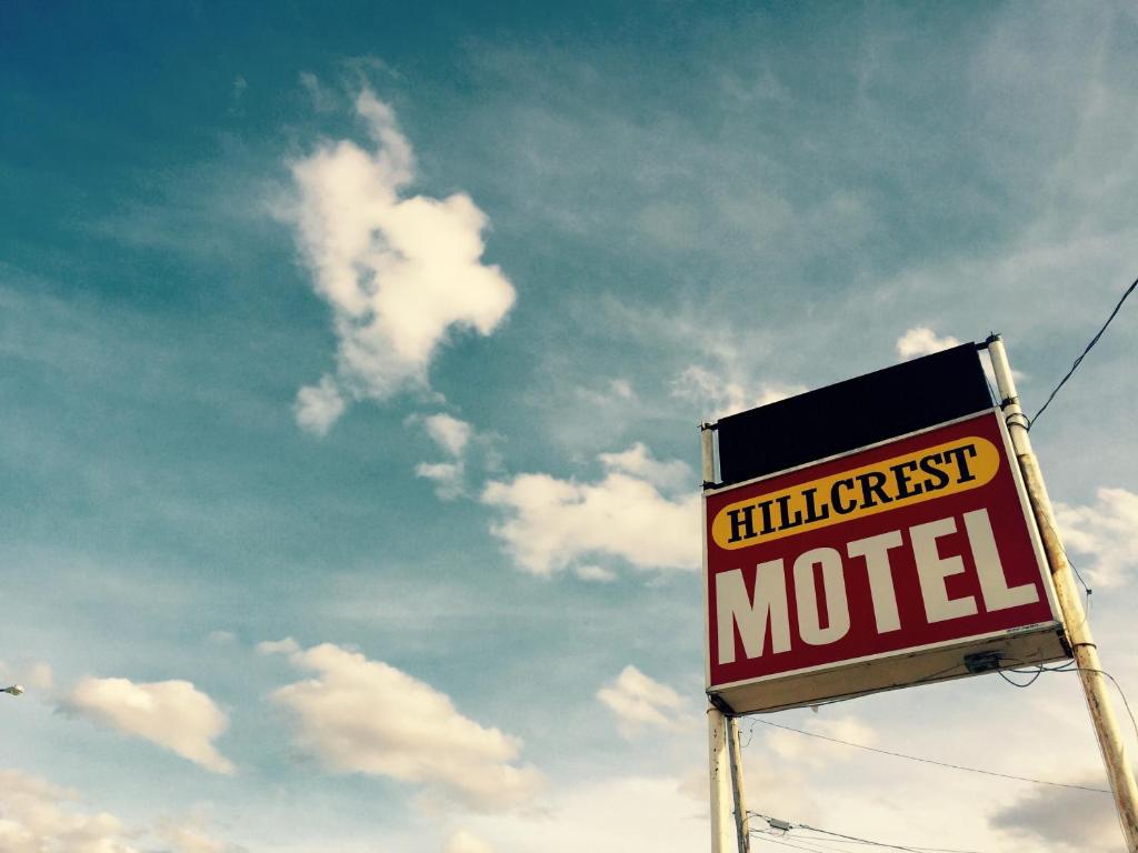 Hillcrest Motel photo 2