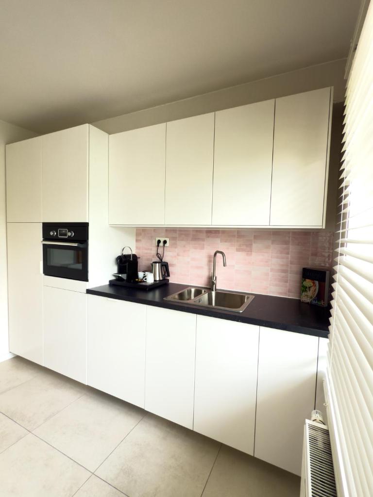 Genk Central Apartment photo 4