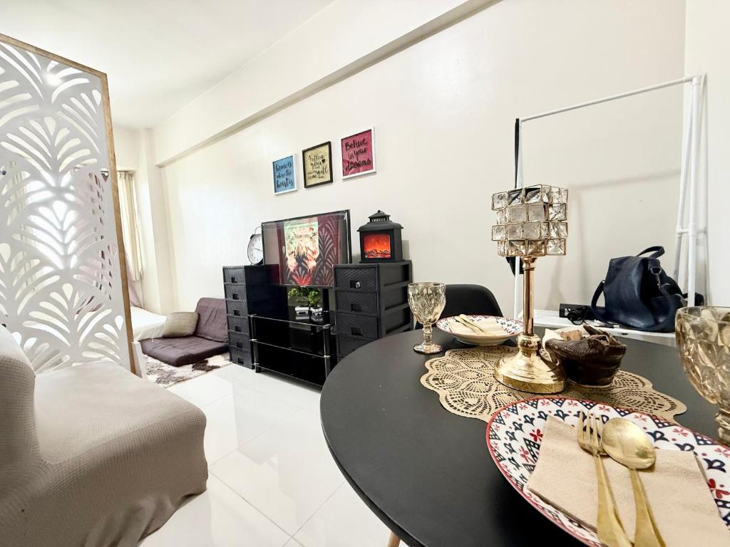 Maiko Happy Studio near US Embassy, ميترو مانيلا