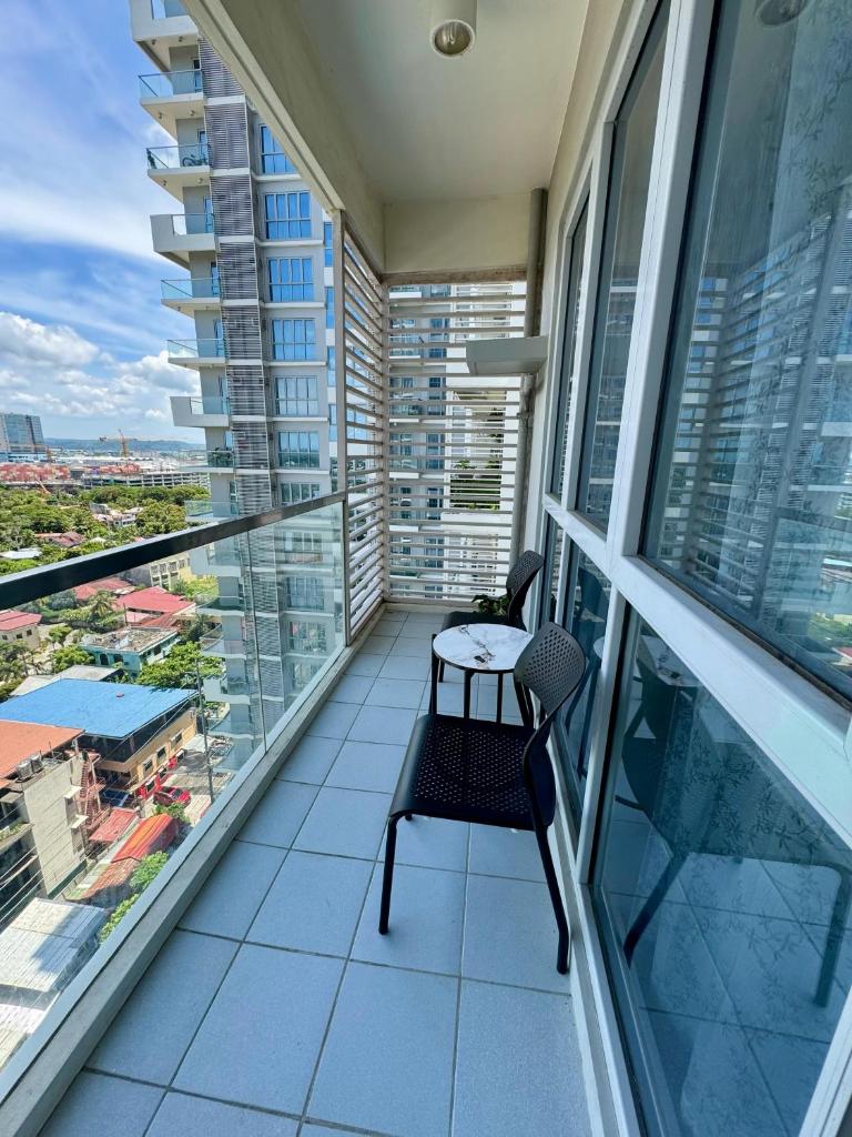 The Palladium - Modern Executive Studio
