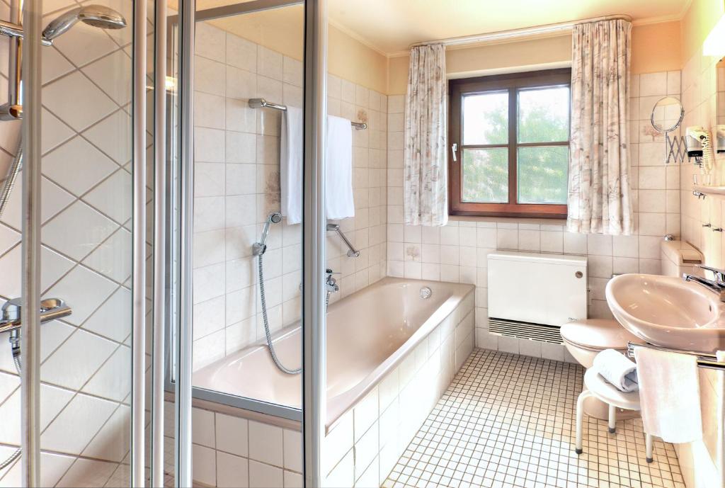 Landhotel Lutz UG Room Type - Double Room