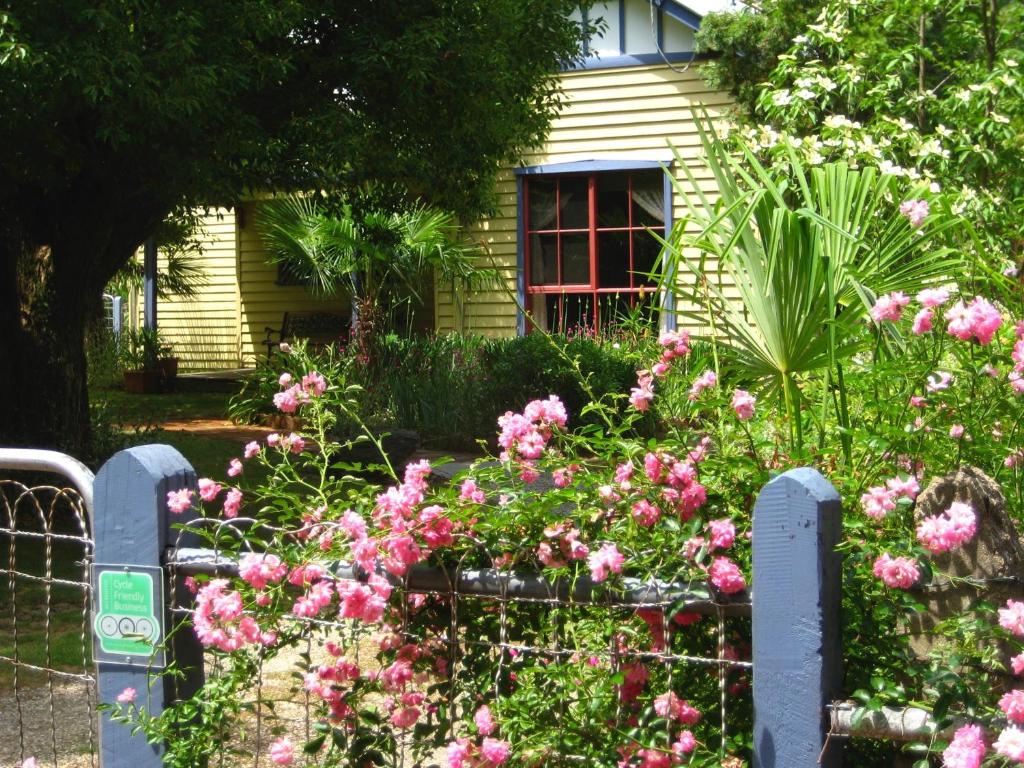 Eugenie Cottage 1930s Art Deco photo 3