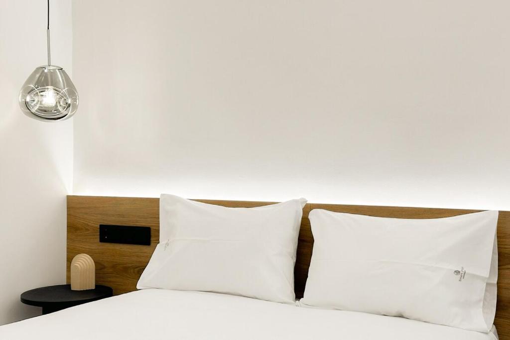 Megaro Luxury Suite 7 in Syntagma - Tap to explore photos