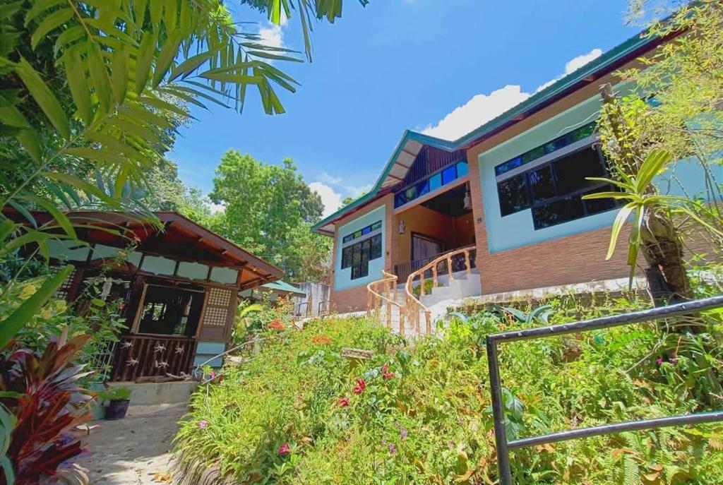 Bonjorge Siquijor Hostel- Bagsa Branch