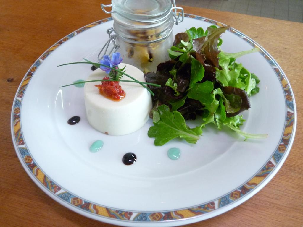 F&B