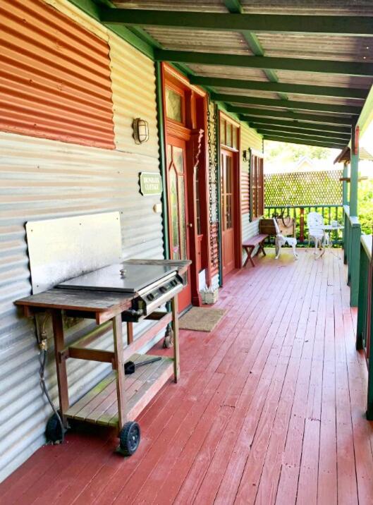 StayAU Ironbark Cottage Romantic Retreat Dandenong photo 4