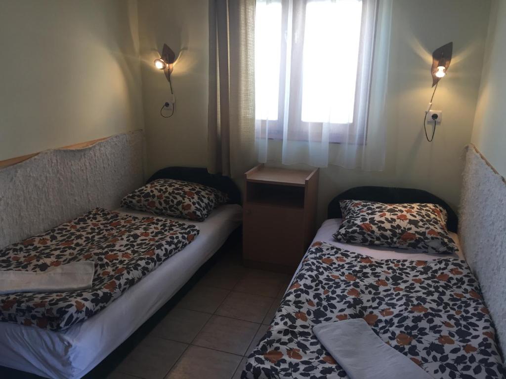 Апартаменты (Апартаменты с 2 спальнями на 1 этаже), Pinczés Ház