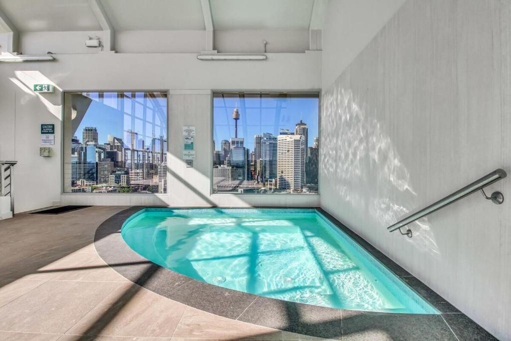 Fireworks, Views, Pool & Parking photo 2