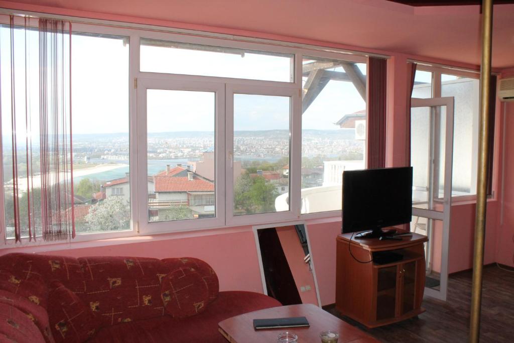 Двухместный (Двухместный номер Делюкс с 1 кроватью и балконом), Family Hotel Ludo