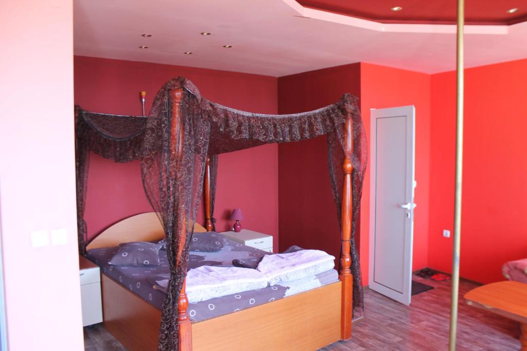 Двухместный (Двухместный номер Делюкс с 1 кроватью и балконом), Family Hotel Ludo